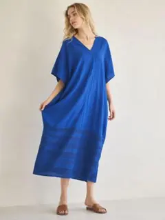 Pheeta（フィータ）Vネック ロングワンピース 半袖 麻　刺繍　ブルーのサムネイル