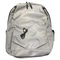 リュック　バックパック　軽量 軽い USB付き 通勤 通学 PC リュック