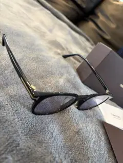 美品　TOM FORD トムフォード サングラス 黒 ゴールド ケース付き