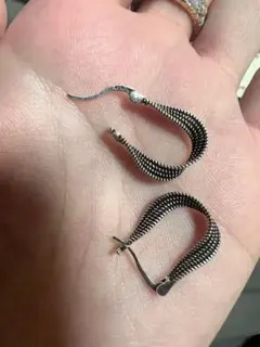 シルバー925 ツイストデザイン フープピアス