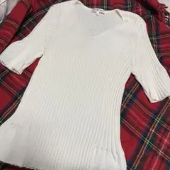 HANAEMORI ホワイト Vネックリブ編みトップス サマーニットのサムネイル
