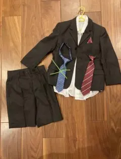◎美品◎黒フォーマルスーツ 120~125cm ネクタイつき(赤のみ)