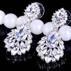 ラインストーンイヤリングジルコニアイヤリング揺れるビジューイヤリングcc大ぶりc