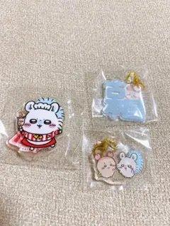 ちいかわ　モモンガ　カニちゃん　チャーム