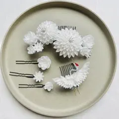 花嫁様　新成人の方にオススメ　純白のつまみ細工髪飾り　正絹　和装　成人式　結婚式