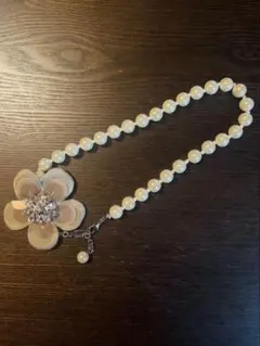 rada ラダ　　フラワービジューネックレス