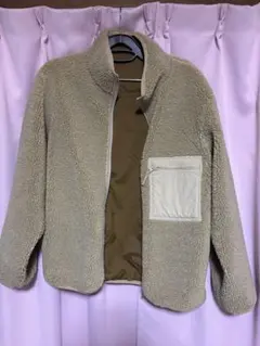 UNIQLO ボアフリースリバーシブルジャケット　ベージュ