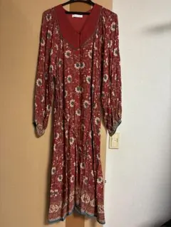 チャパニック花柄赤ワンピース 長袖のサムネイル