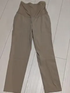 【美品】UNIQLO マタニティパンツ ベージュのサムネイル