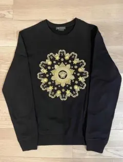 【美品】VERSACE ヴェルサーチ　メデューサ刺繍　黒　セーター　Sサイズ VERSACE⭐︎メデューサ刺繍 ニット 【公式通販】