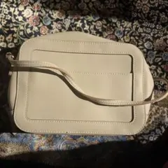 ホワイトベージュ ショルダーバッグ　nico and