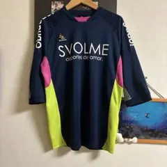 SVOLME Tシャツ