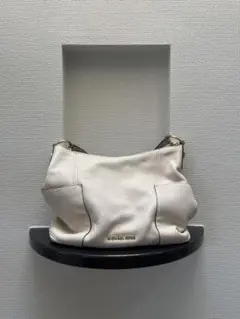 MICHAEL KORS（マイケルコース）ホワイトレザー ショルダーバッグ