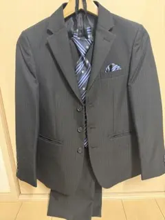 150A フォーマルスーツ　オリーブハウス　卒業式に