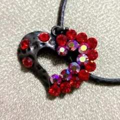 アンティーク風　真っ赤なハート　ネックレス　美品