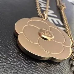 CHANEL カメリア　チャーム　CCホリデー ノベルティ
