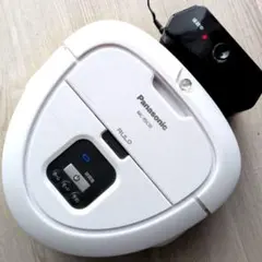（中古）Panasonic ルーロミニMC-RSC10 ロボット掃除機 本体 パナソニック、小型化した三角形状のロボット掃除機「RULO mini