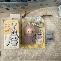 【M】ラブブ PIN FOR LOVE イニシャルぬいぐるみペンダント