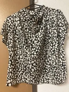ZARA 半袖ブラウス XSサイズのサムネイル