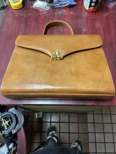 Item thumbnail for item d69b5b0a-a127-4bf7-9c81-cce8b8a20479