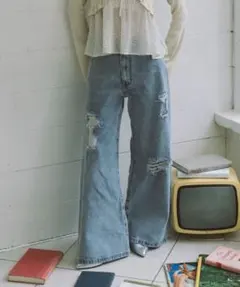 ダメージレースフレアデニム