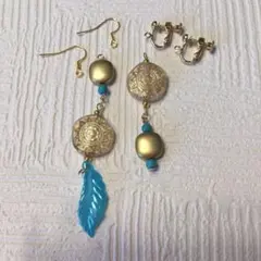 マットカラーとトルコブルーのアシンメトリーピアス/イヤリング