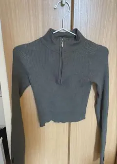 ハーフジップ クロップドニット　トップス