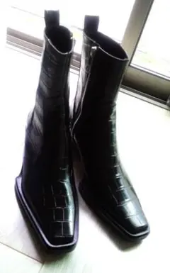 美品　zara アニマル柄カウボーイ風アンクルブーツ　クロコ