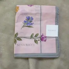 NINA RICCI ハンカチ ピンク 花柄　新品未使用品のサムネイル