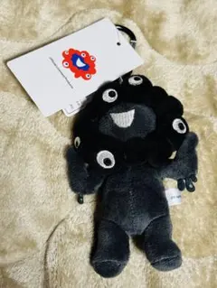 黒ミャクミャク　カラビナ付きマスコット　立ち