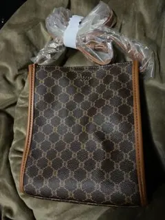 ブラウンショルダーバッグ