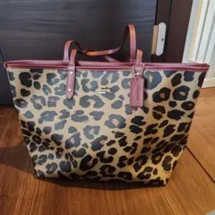 COACH ヒョウ柄トートバッグ　大容量