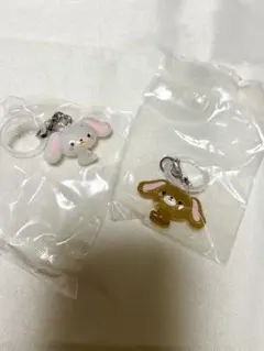 サンリオ ゆるっとめじるしアクセサリー　しろうさ・くろうさ
