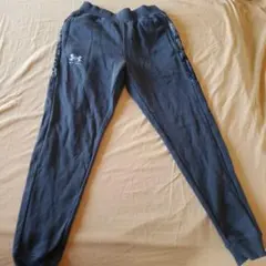 UNDER ARMOUR トレーニングパンツ カーキグレー