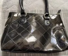 メタリックブラック キルティングハンドバッグ