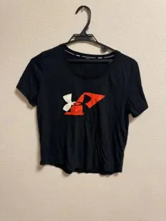 Under Armour クロップドTシャツ 黒/赤　Mサイズ