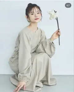 mil 低身長　配色ステッチキーネックワンピース