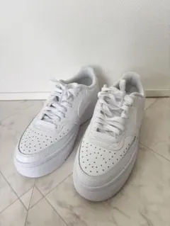 【新品】ナイキ コートビジョンアルタ 厚底スニーカー ホワイト 25.5cm