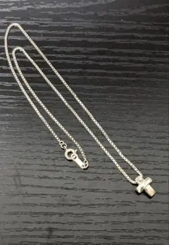 4°Cシルバー クロスネックレス