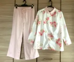 LAURA ASHLEY ローラアシュレイ クチュールローズ パジャマ 薔薇のサムネイル