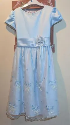 う*ら様 150cm 水色 フラワー刺繍 半袖ドレス 膝丈