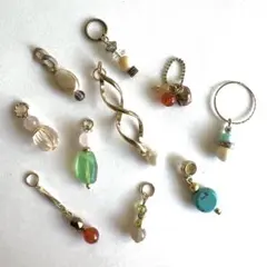 G.10個で980円！天然石や淡水パールのリング付きチャーム