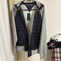 TOMMY HILFIGER フード付きパーカー 新品タグ付き