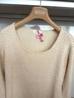 アイボリー パールビジュー付き　華やか長袖ニット M