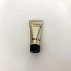 シャネル　メイクアップリムーバー