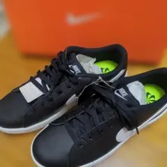 新品 タグ付きNike スニーカー コートロイヤル 24 センチ