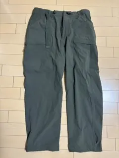 UNIQLO　ギアパンツ　オリーブ　カーキ