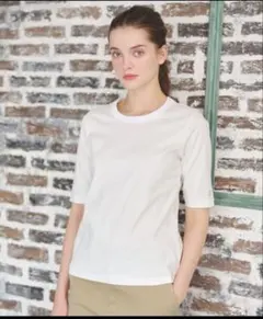 ホワイト 半袖Tシャツ D刺繍のサムネイル