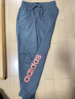 adidas トレーニングパンツ グレー　レディース