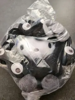 ミャクミャク サンリオ　なりきり　ぬいぐるみ　M ブラック　黒　キティ